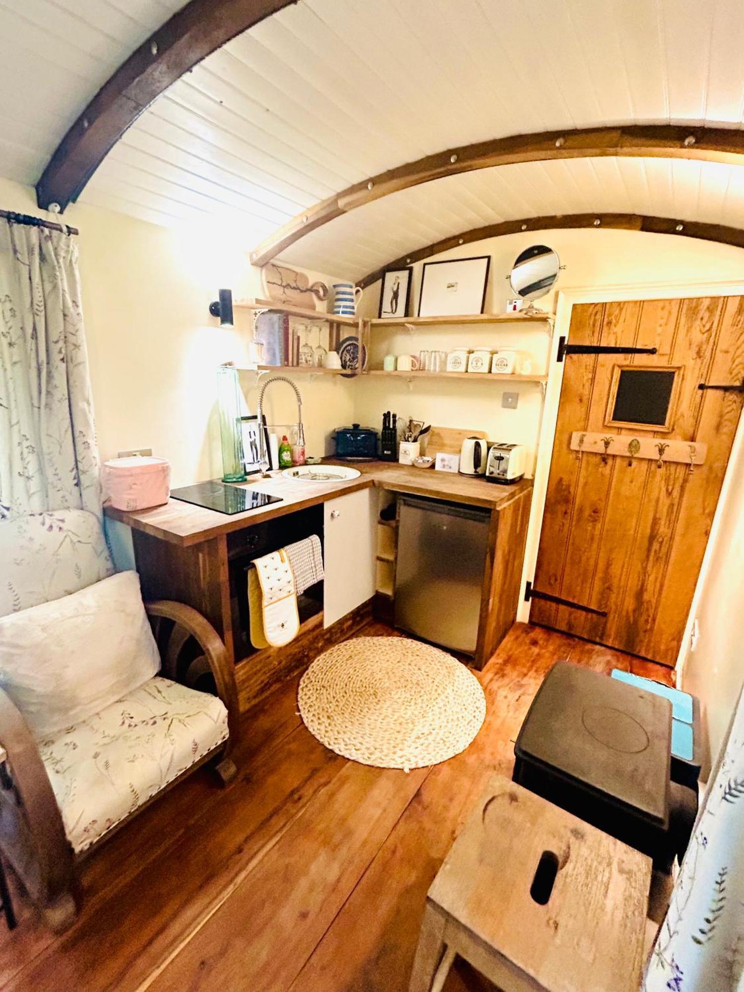 The Railway Carriage - Blue Βίλα Glasbury Εξωτερικό φωτογραφία