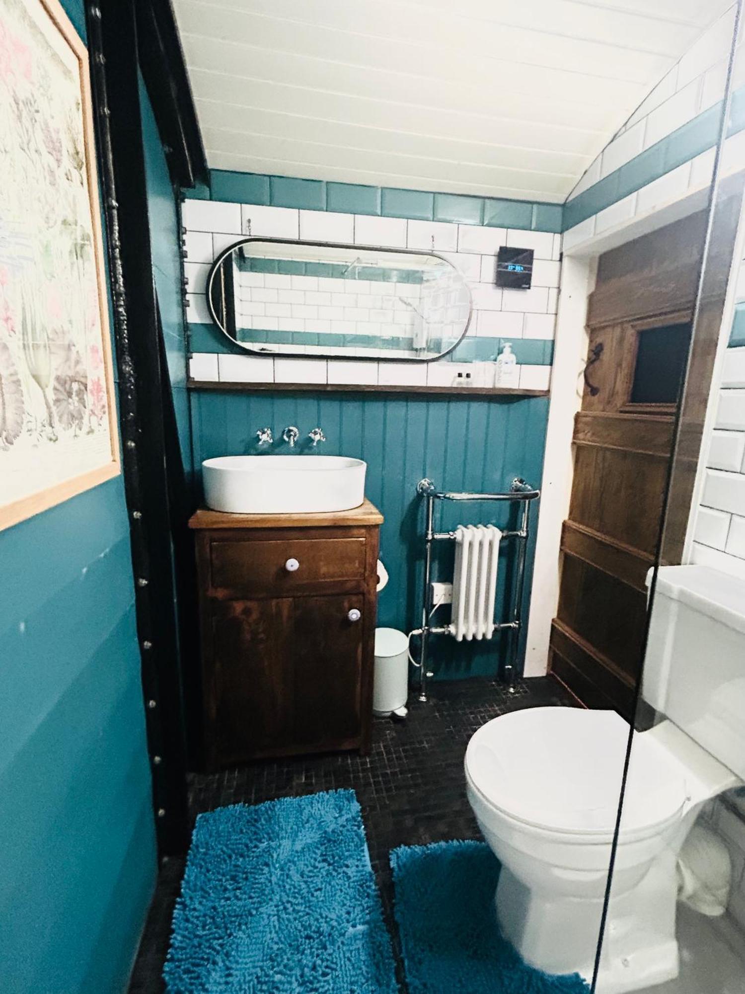 The Railway Carriage - Blue Βίλα Glasbury Εξωτερικό φωτογραφία